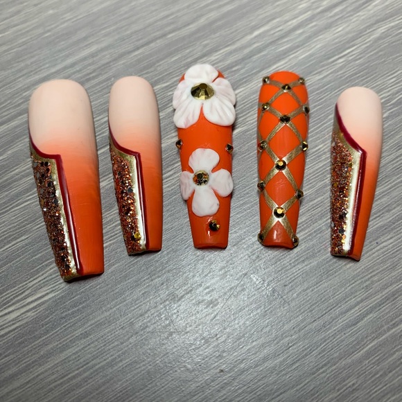 Handmade Luxury Press on Nails - Picture 7 of 9